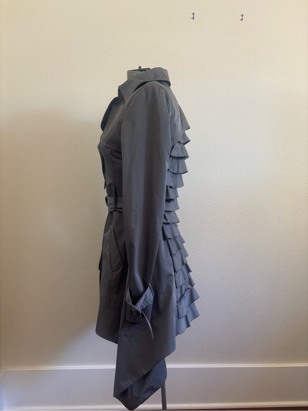 BCBGMaxAzria Gray Long-Sleeve Ruffle-Back Trench Coat - Picture 5 of 7